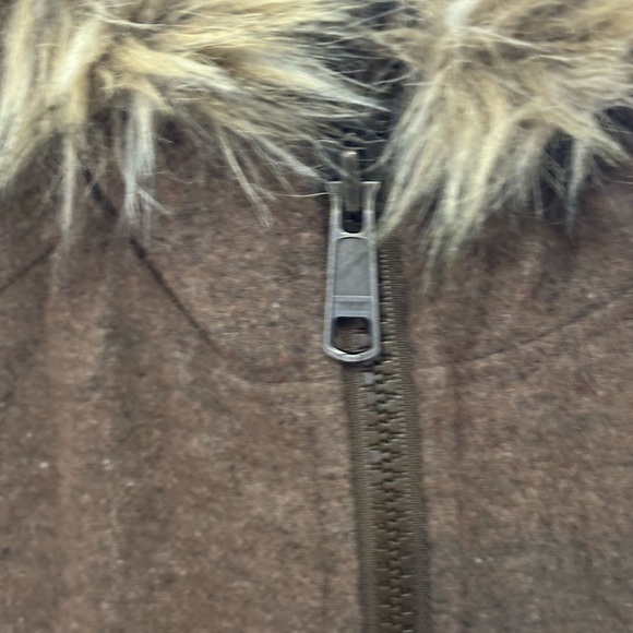 Women’s Carhartt Wool Jacket w/ Fur Lined Hood - Picture 3 of 9